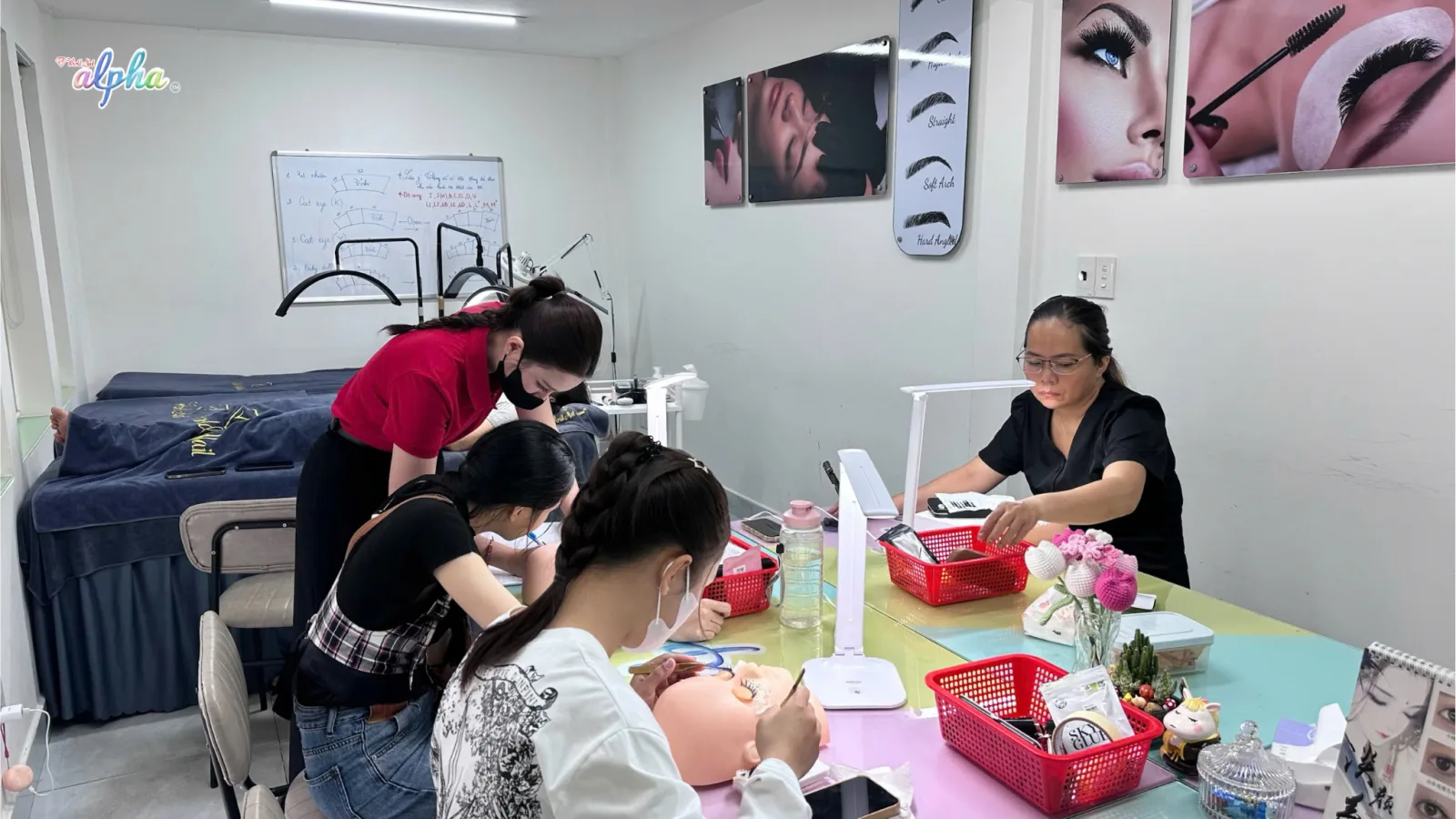 khóa học nối mi tại World Nail Alpha