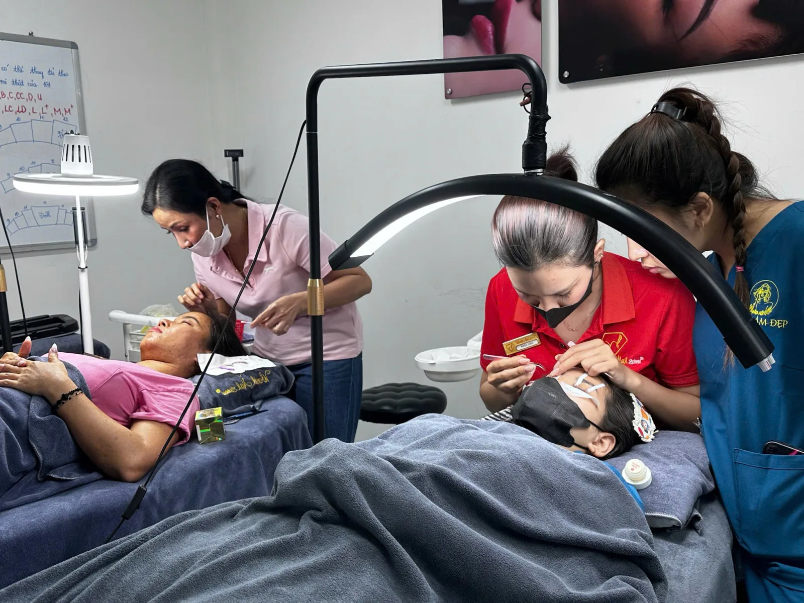 Lộ trình Khóa Học Nối Mi Cơ Bản Tại World Nail Alpha