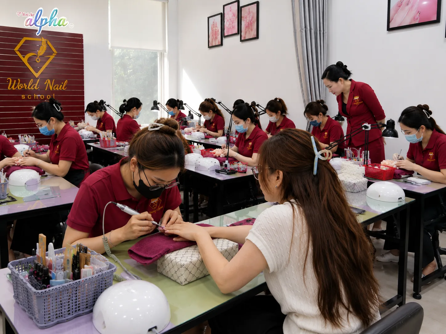 Lớp học Khóa Học Nail Đi Nước Ngoài Tại World Nail Alpha