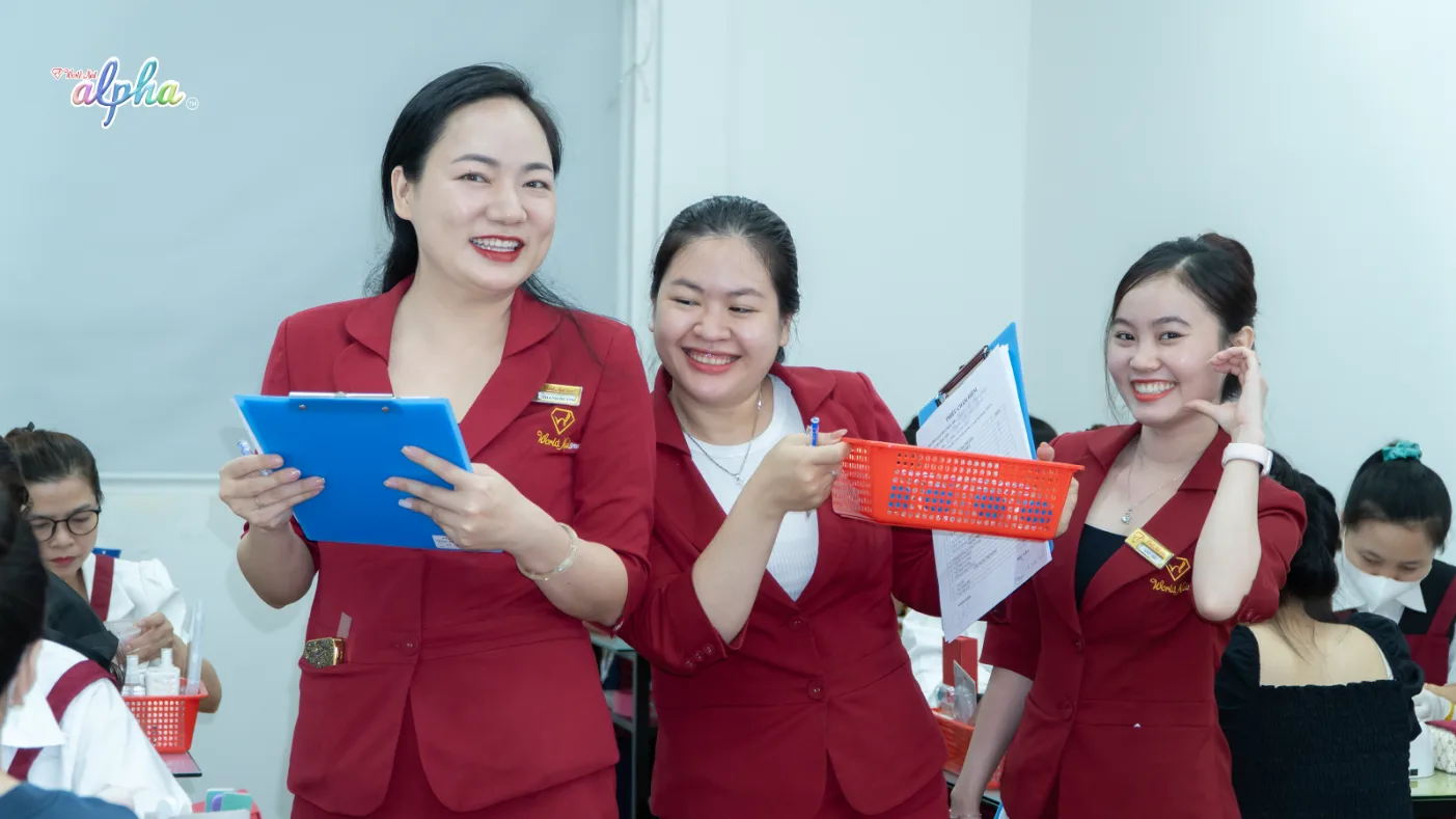 Học làm nail ở World Nail Alpha