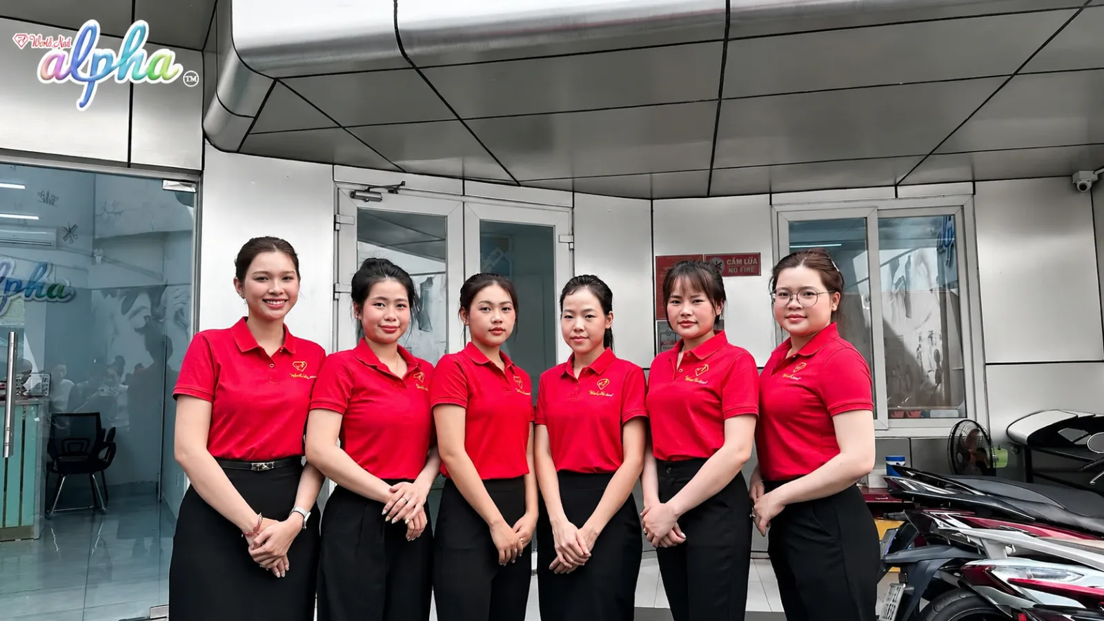 chi phí học làm nail tại World Nail Alpha