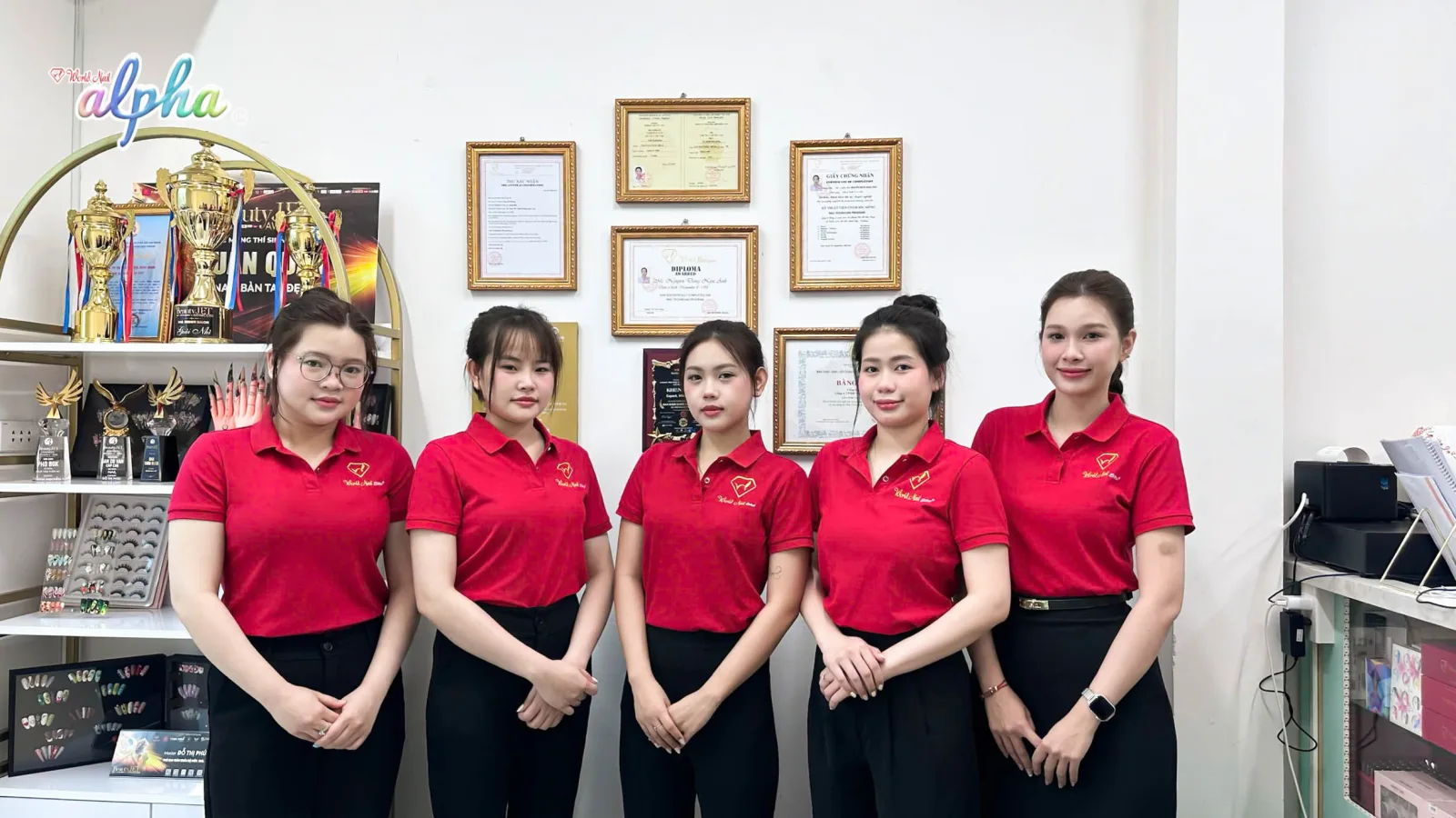 Giảng viên tại nail tại World Nail Alpha