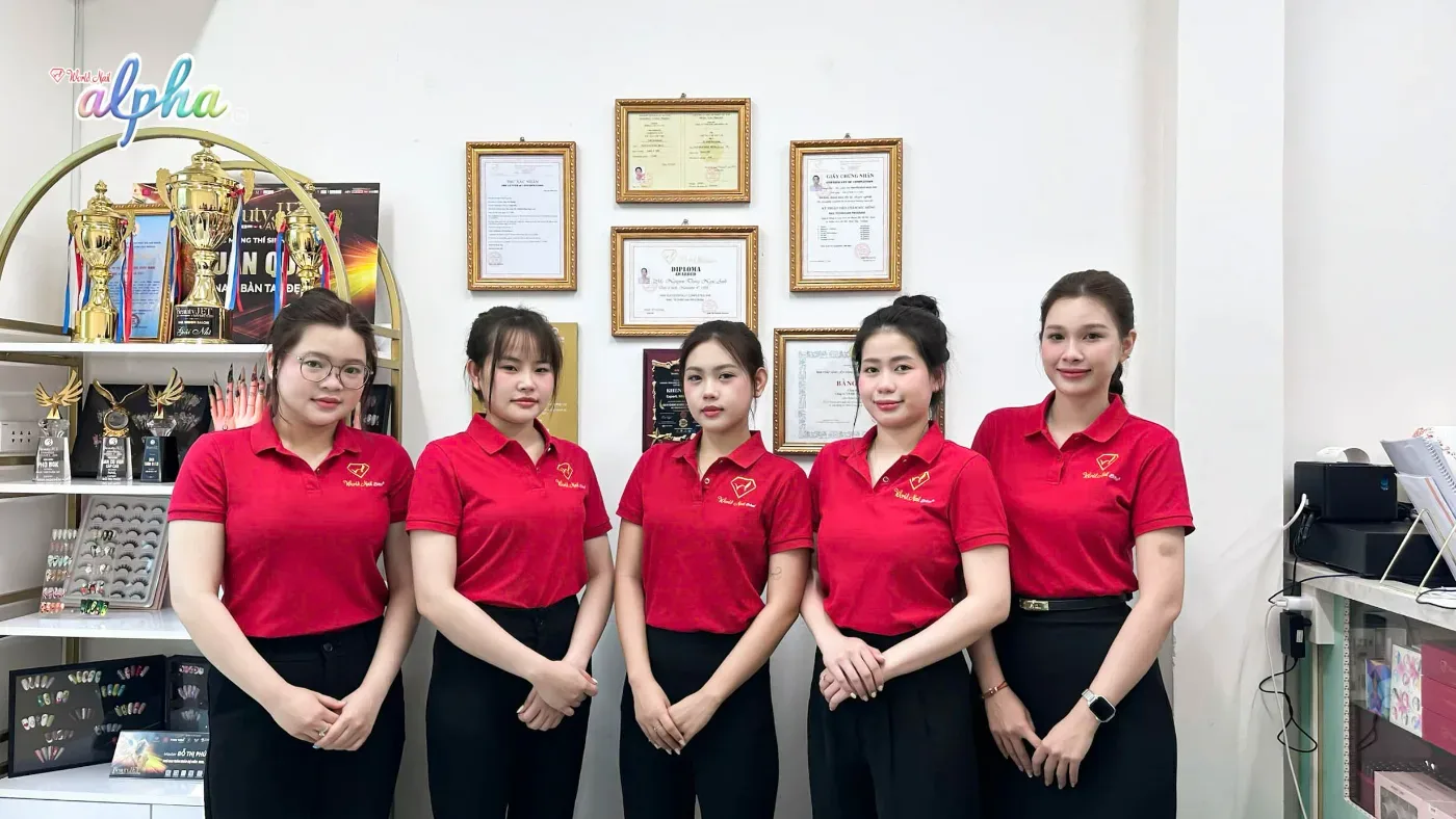 Học Nail Ở Đâu Tốt - Lộ Trình Học 80% Thực Hành Tại World Nail Alpha